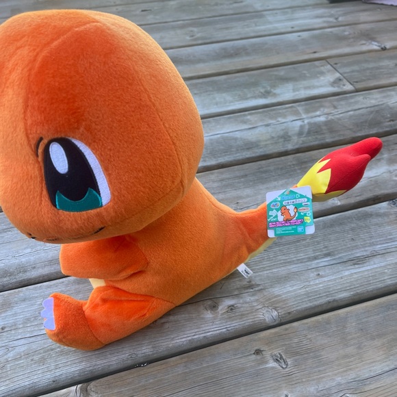 Charmander Winking  Pokemon Banpresto Bandai Spirits Plush 13" Doll - Picture 7 of 10